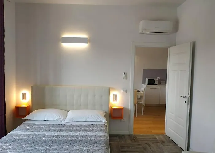 Shelley Apartment